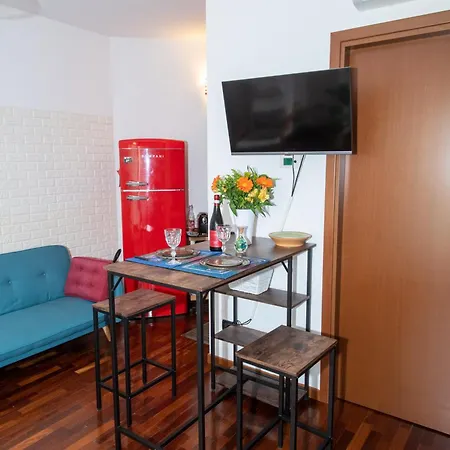 10 Minutes Duomo-elegant Apartament *